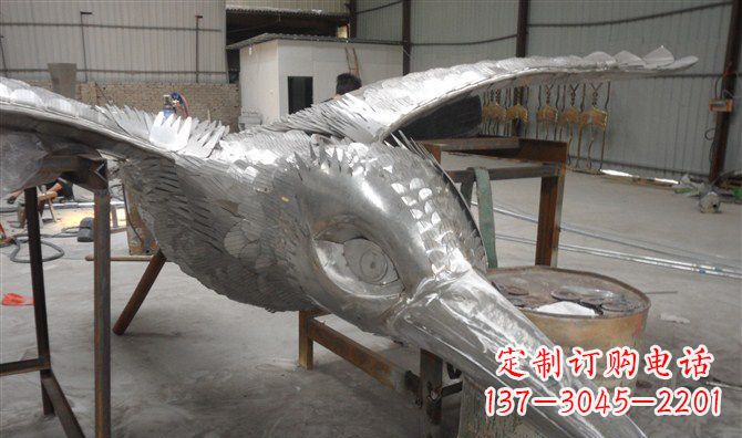 不锈钢雄鹰展翅老鹰动物雕塑
