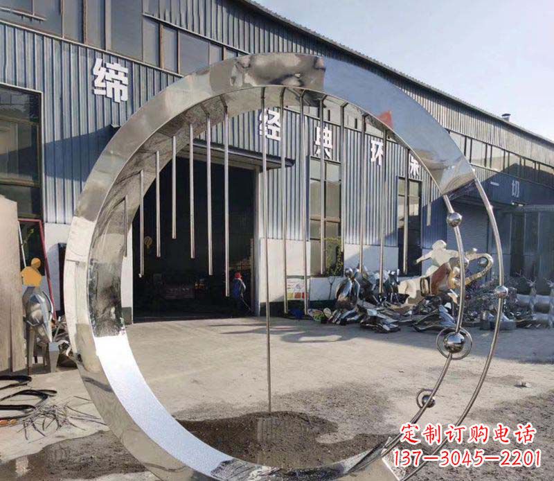不锈钢旋转流水圆环雕塑