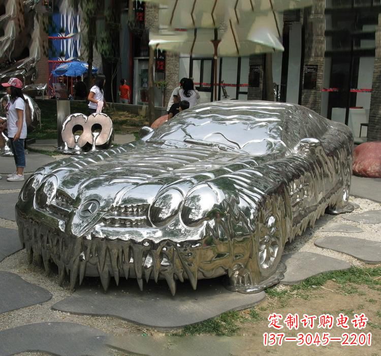 不锈钢艺术车模雕塑