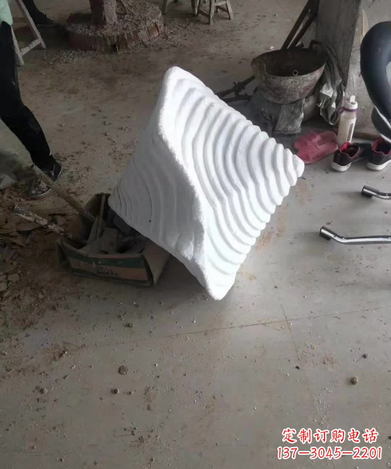 不锈钢异形创意景观雕塑