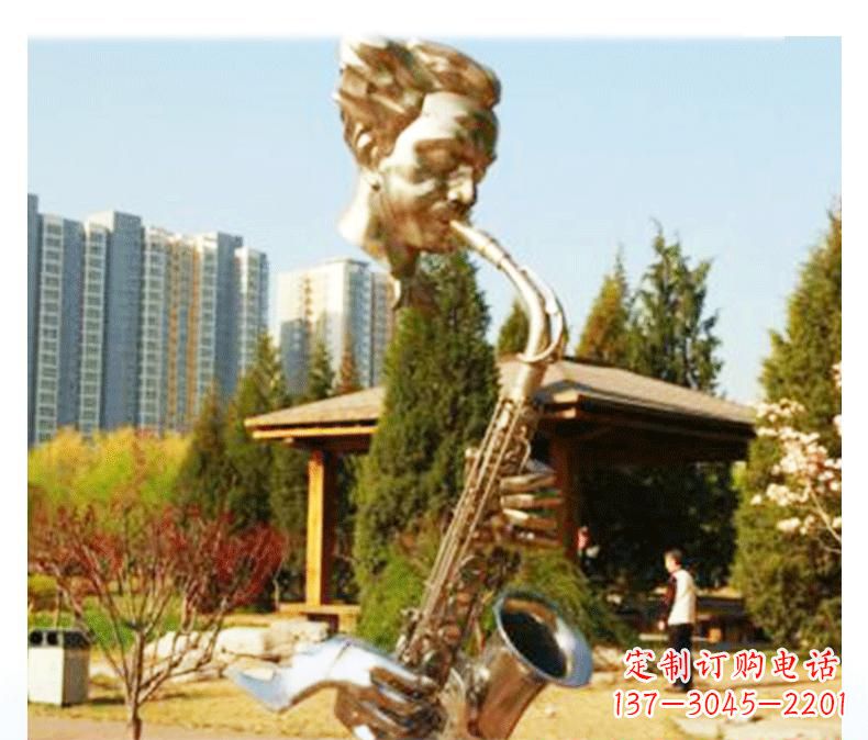 不锈钢萨克斯雕塑精美而又抒情 不锈钢萨克斯雕塑精美而又抒情