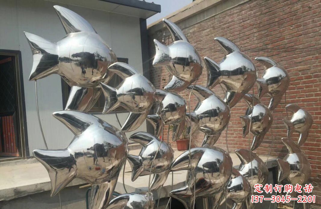 不锈钢鱼群装饰雕塑