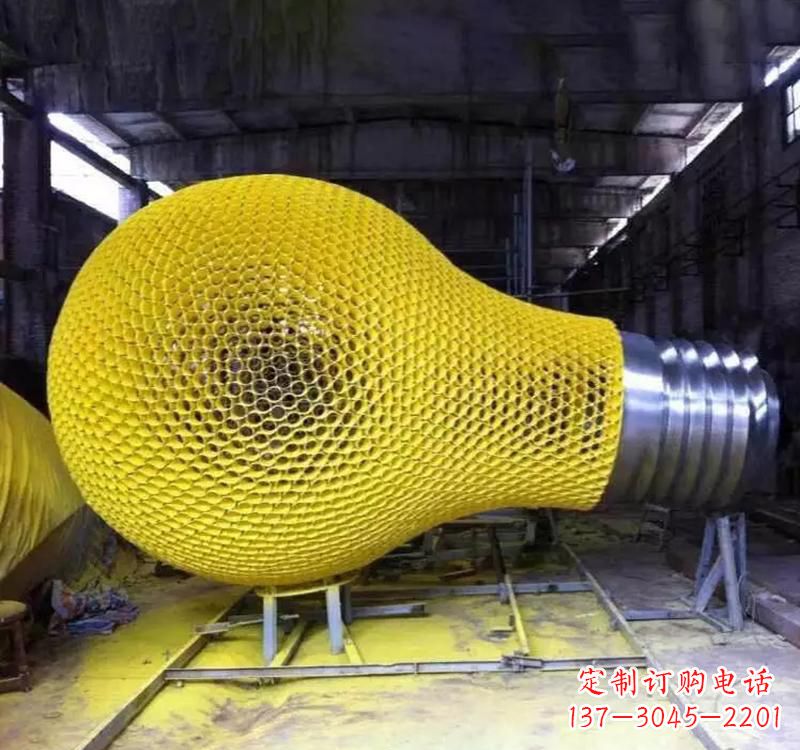 不锈钢园林创意灯泡雕塑