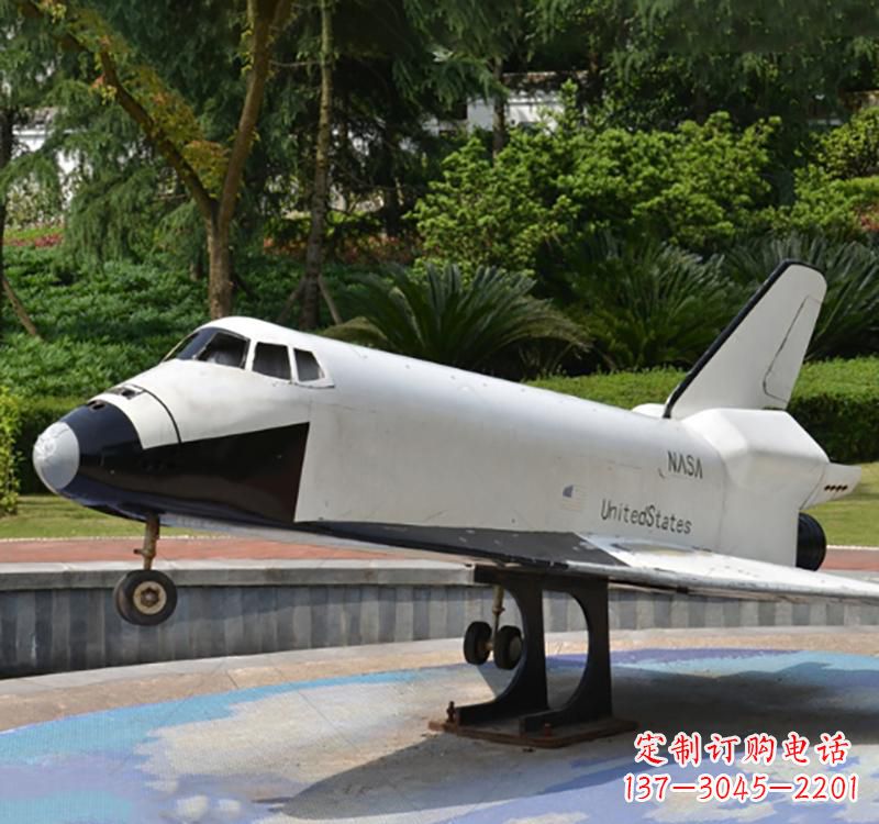 不锈钢园林飞机雕塑
