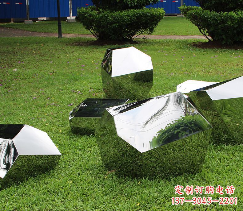不锈钢园林几何石头雕塑