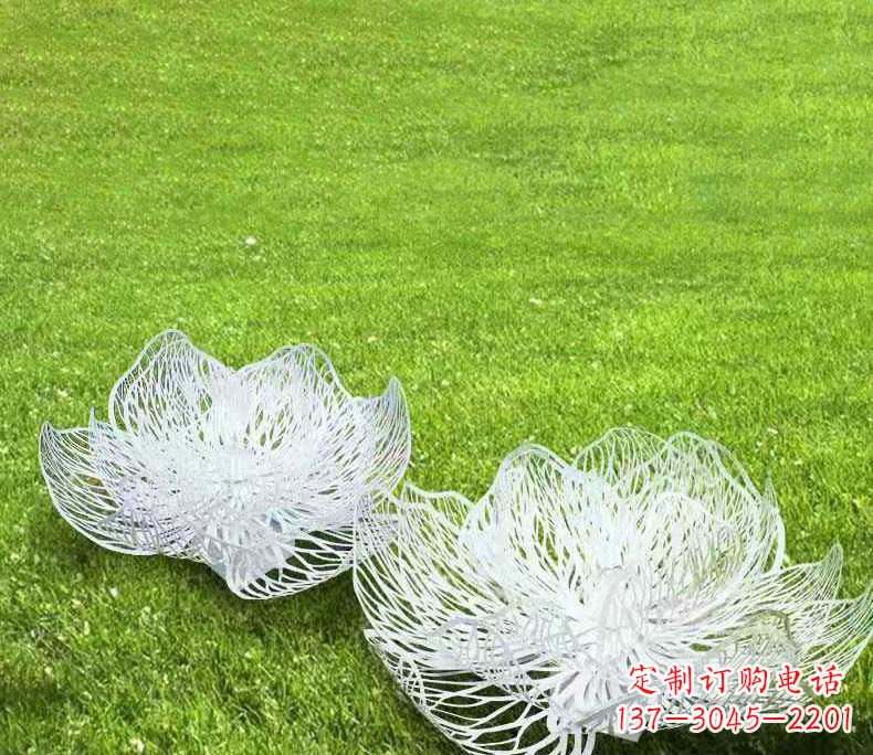 不锈钢园艺花朵镂空雕塑