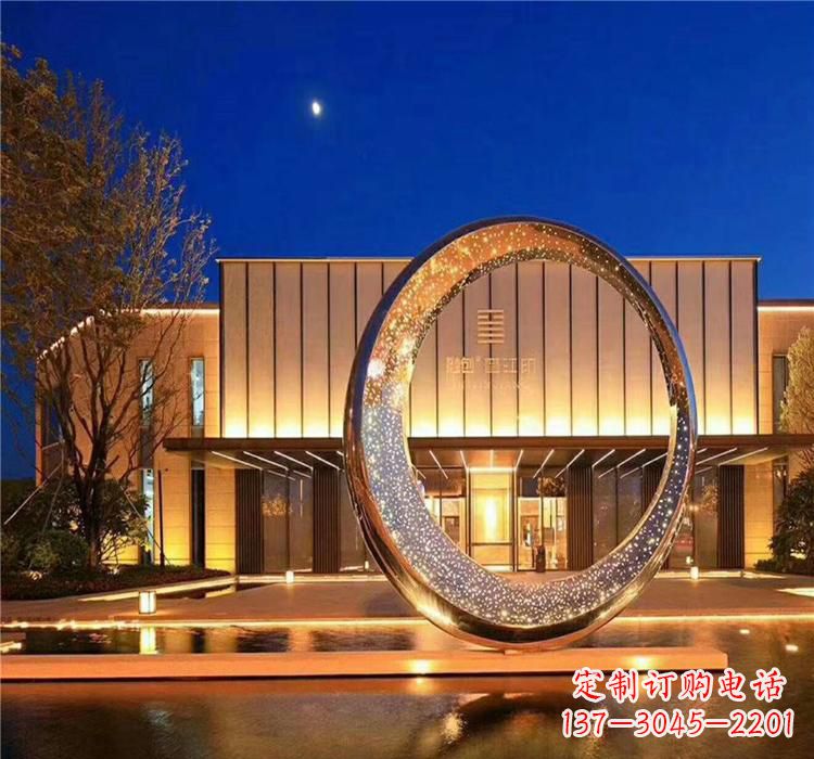 不锈钢圆环雕塑2