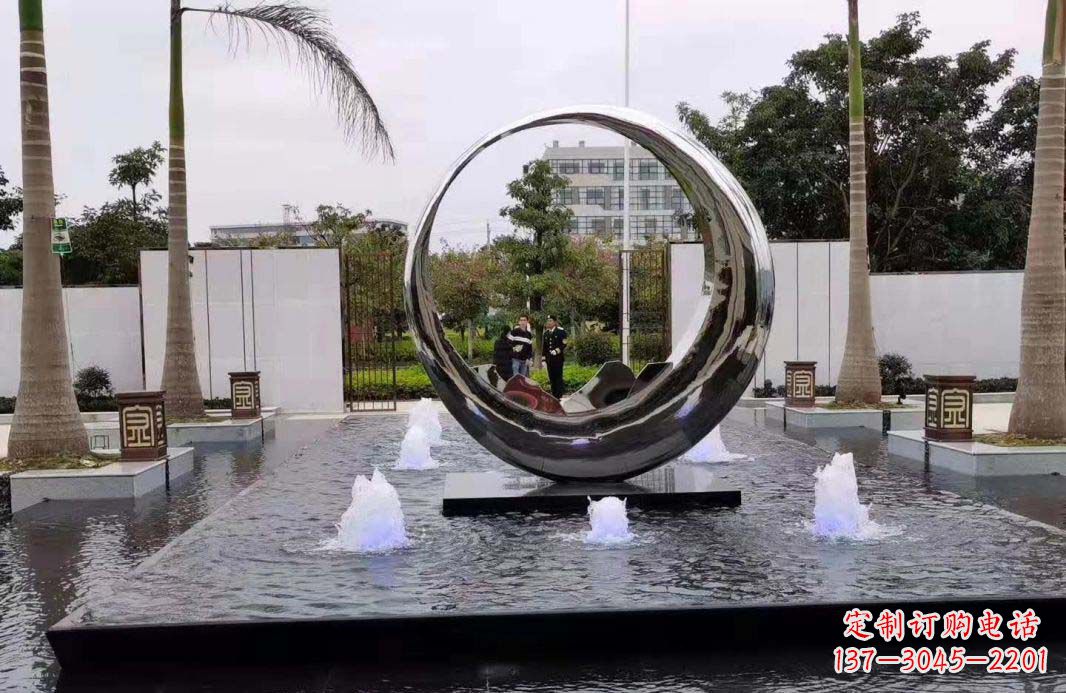 不锈钢圆环景观喷泉雕塑
