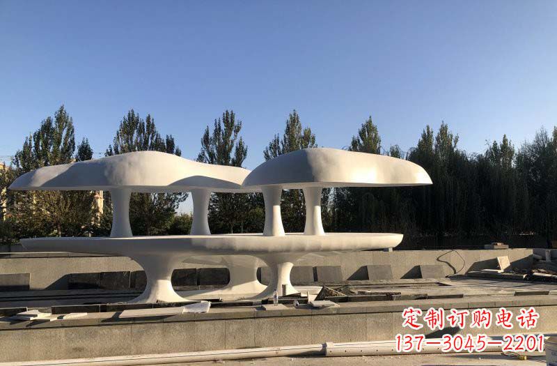 不锈钢云朵雕塑安装效果图