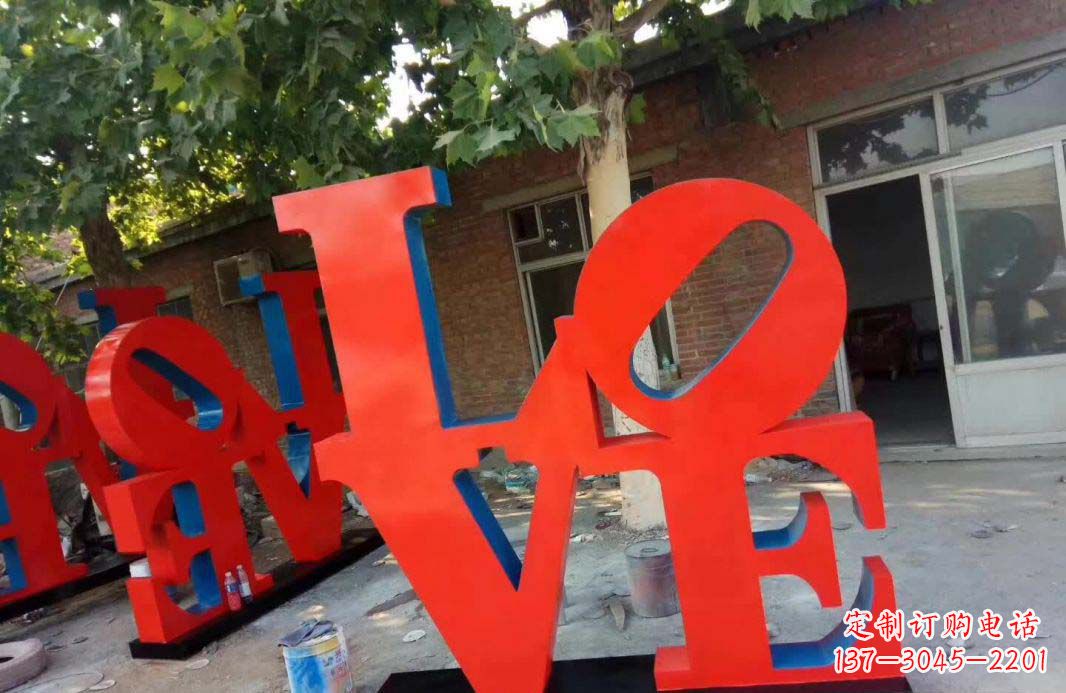 不锈钢字母景观雕塑1