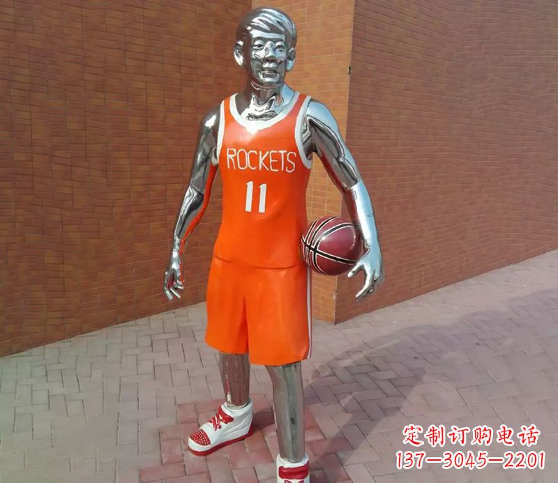 不锈钢足球人物景观雕塑