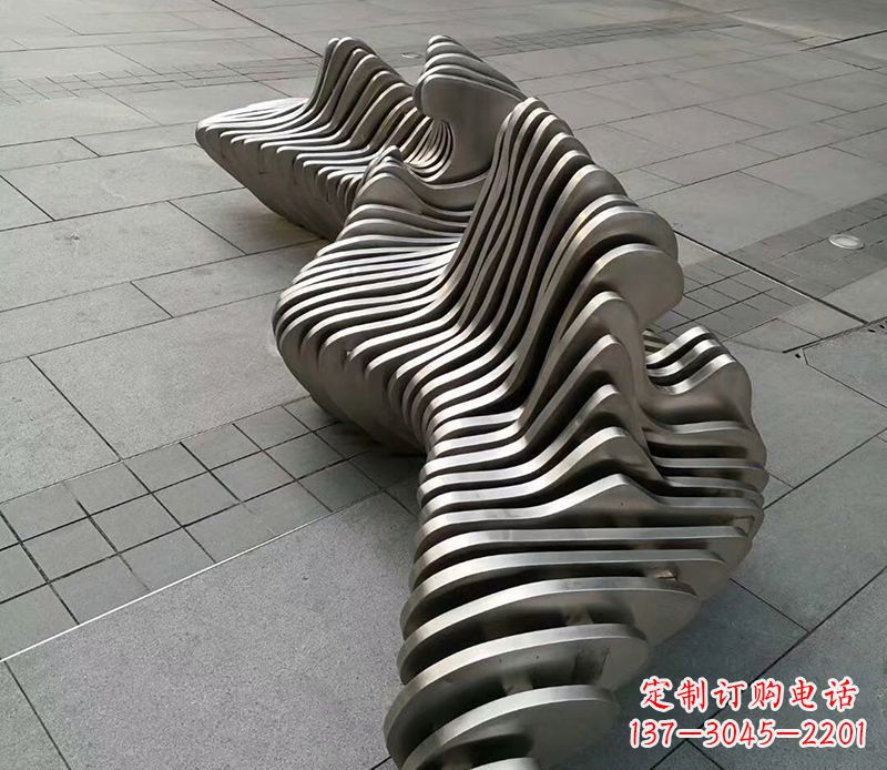 不锈钢座椅雕塑 (2)