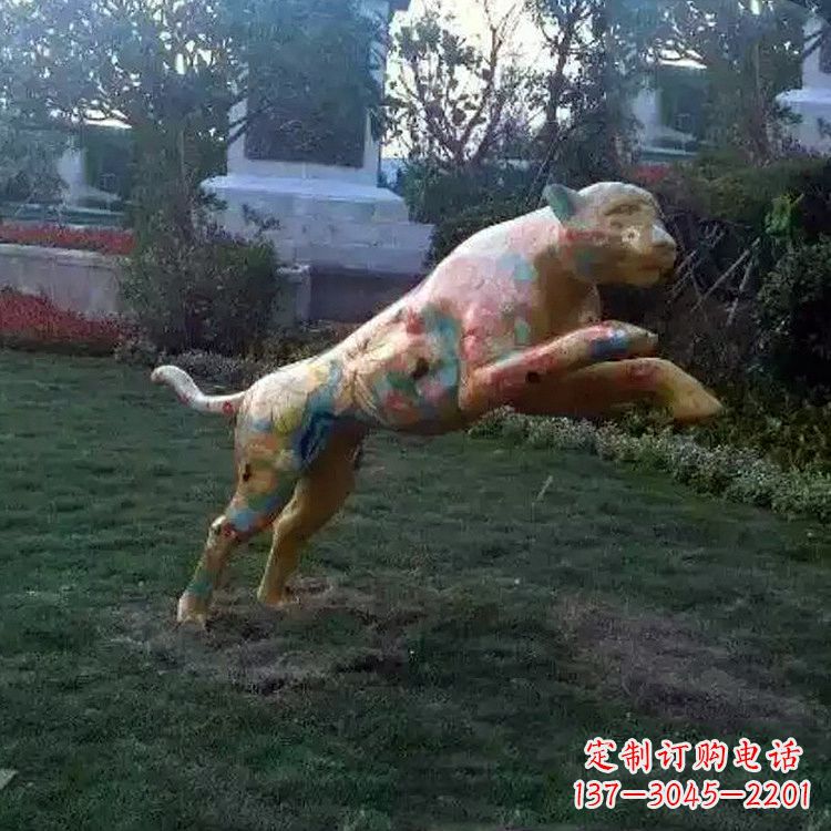 彩绘豹子玻璃钢雕塑-草坪绿地动物摆件