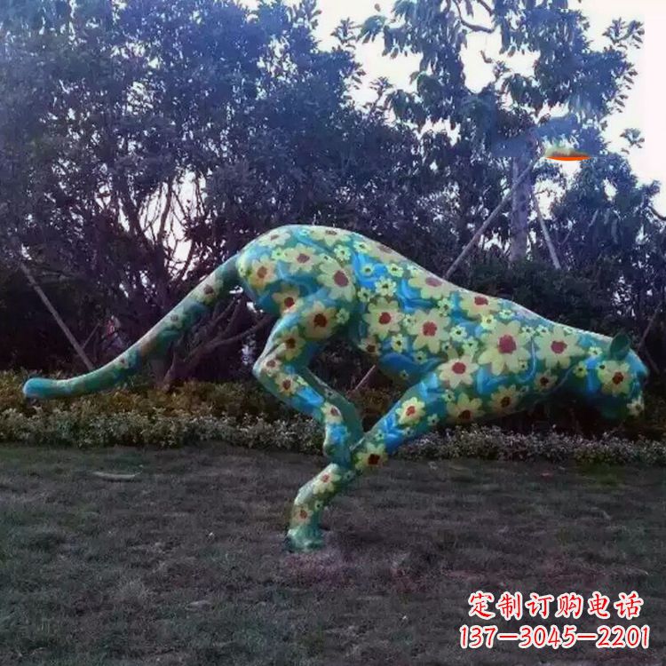 彩绘豹子雕塑-玻璃钢彩绘草坪动物摆件