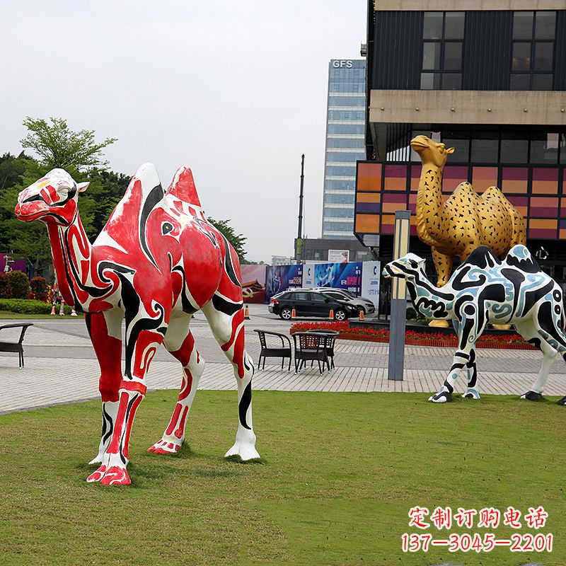 彩绘骆驼不-锈-钢-雕-塑--城市园林动物景观雕塑摆件