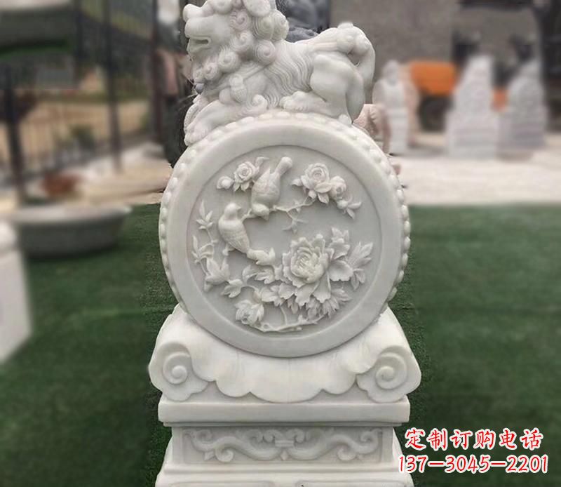 草白玉麒麟浮雕门墩