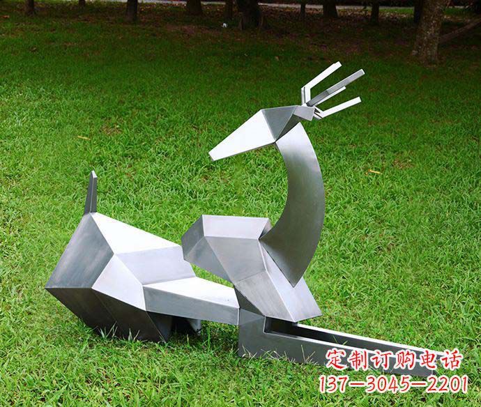 草坪几何不锈钢鹿雕塑
