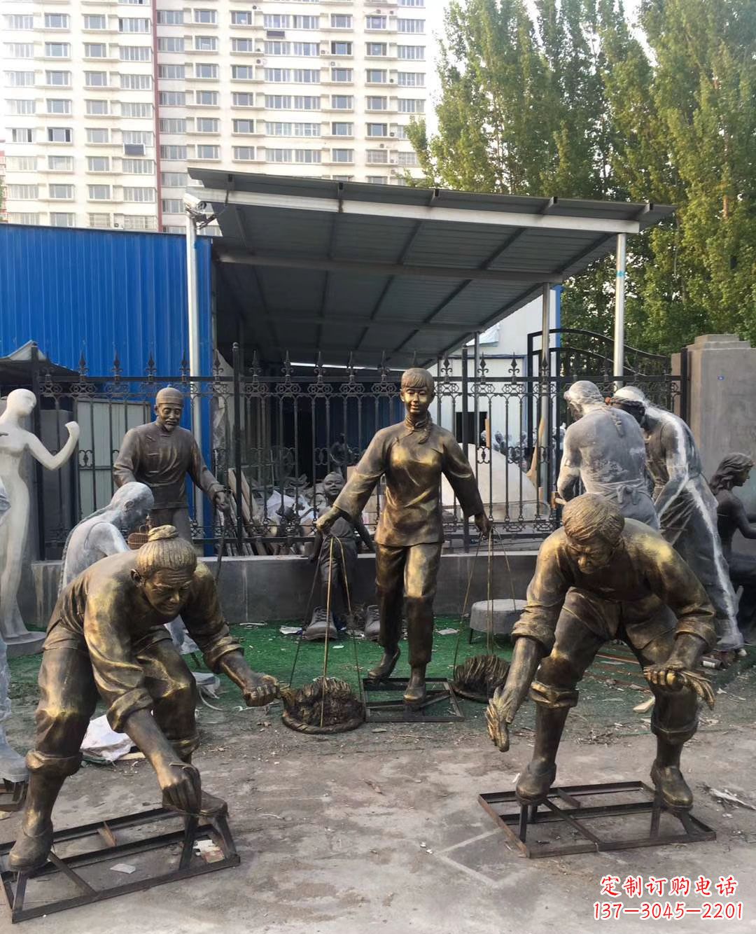 插秧人物铜雕