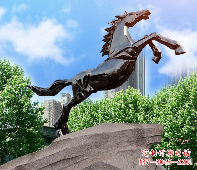 镜面不锈钢奔马雕塑给城市增添灵气 镜面不锈钢奔马雕塑给城市增添灵气