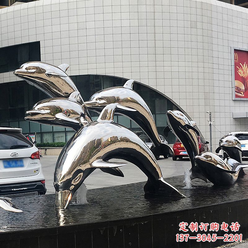海豚雕塑点亮城市商场的不锈钢镜面水景