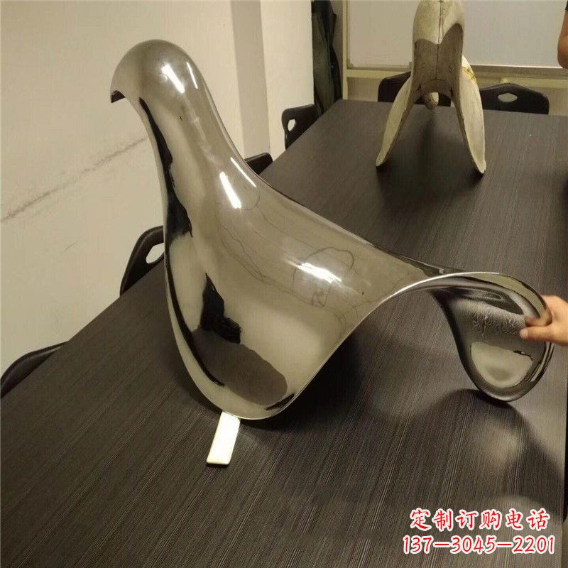 鸽子雕塑——精致的抽象艺术 鸽子雕塑——精致的抽象艺术