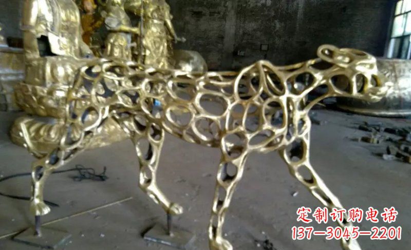 静谧的金钱豹雕塑 静谧的金钱豹雕塑