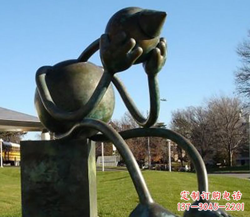 抽象卡通人物铜雕