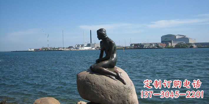抽象青铜人物海边景观雕塑