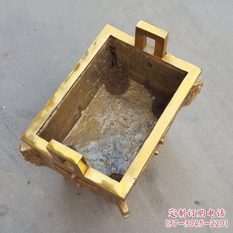 纯铜铸造金色香炉鼎
