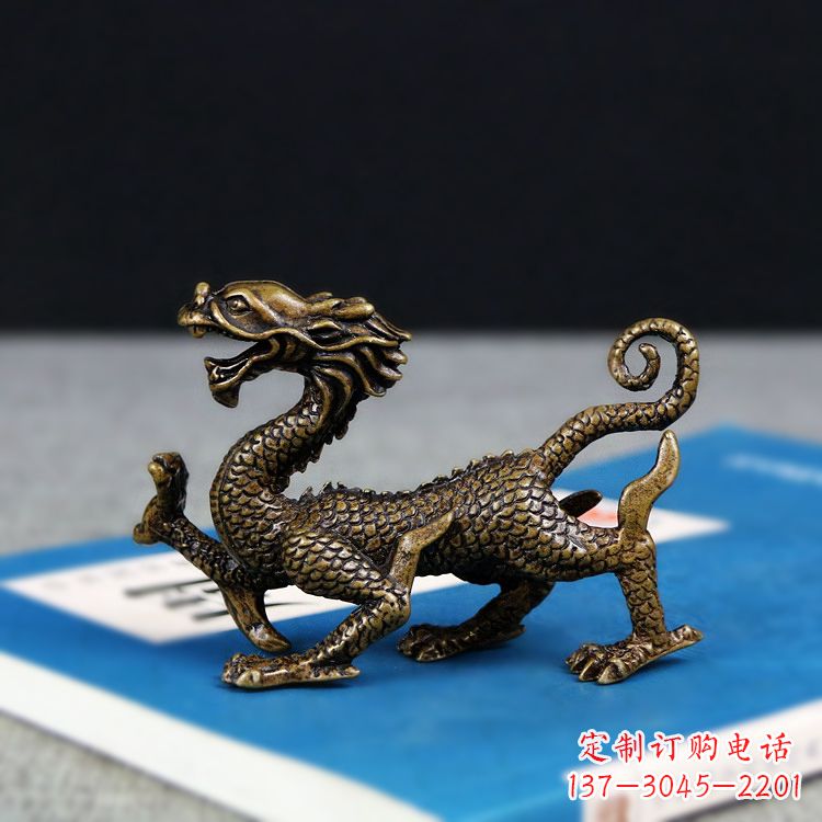 青龙雕塑用纯铜熔铸而成 青龙雕塑用纯铜熔铸而成