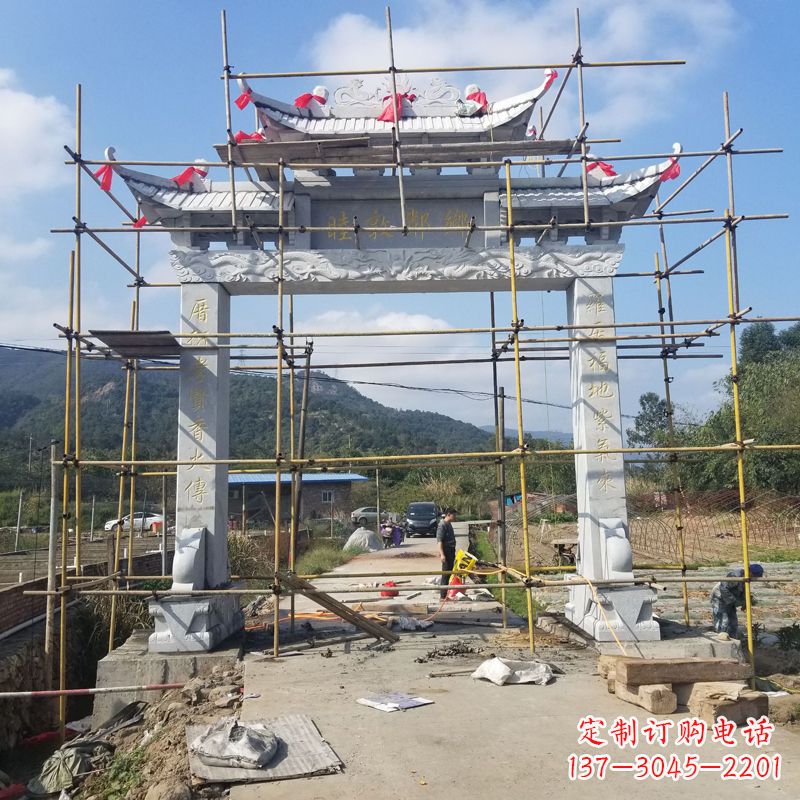 村庄石牌坊雕塑传承民间文化 村庄石牌坊雕塑传承民间文化