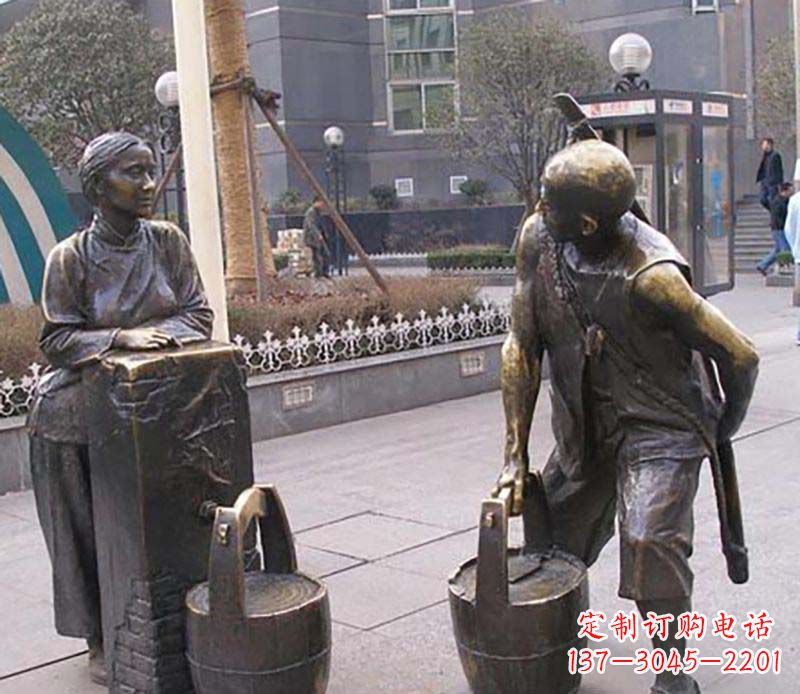 打水小品人物铜雕
