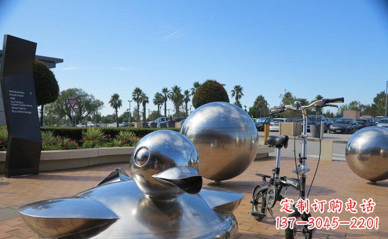 大黄鸭和镜面球广场不-锈-钢-雕-塑-