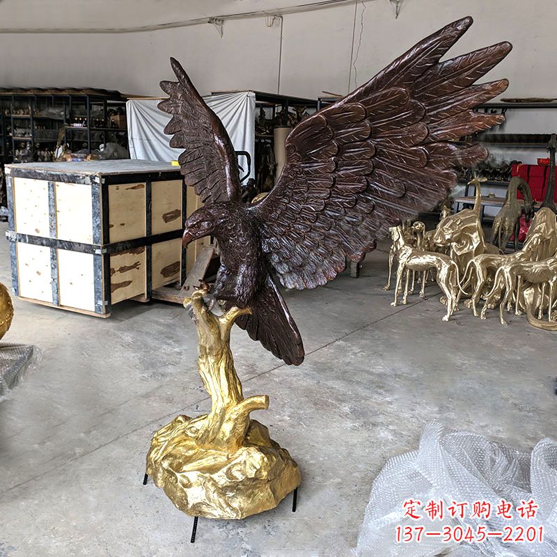 大鹏展翅老鹰铜雕