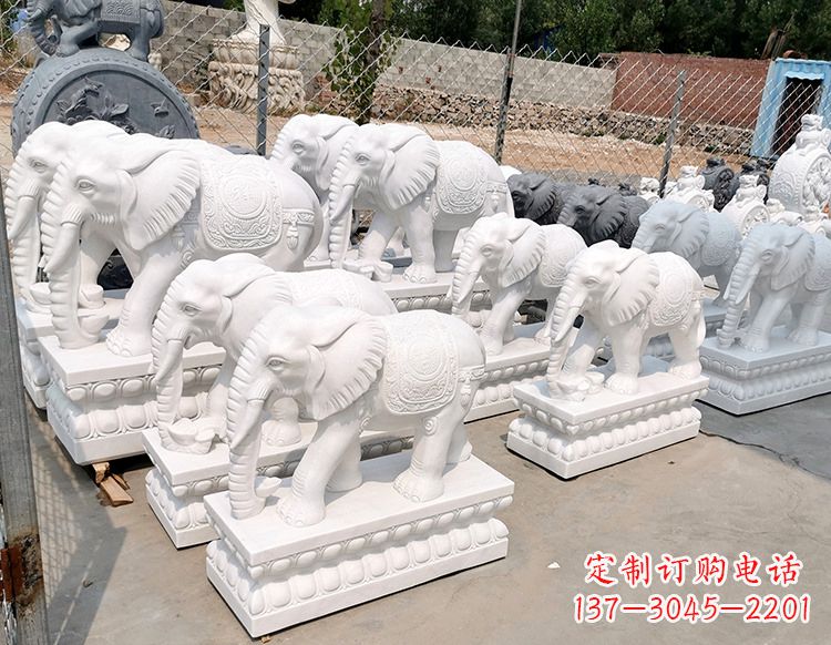 大桥上的大象石雕
