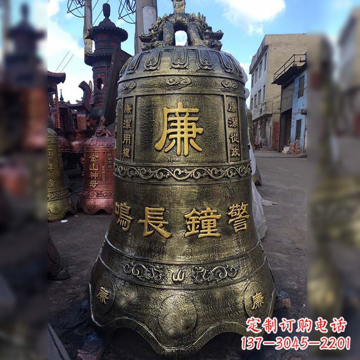 大铜钟雕塑