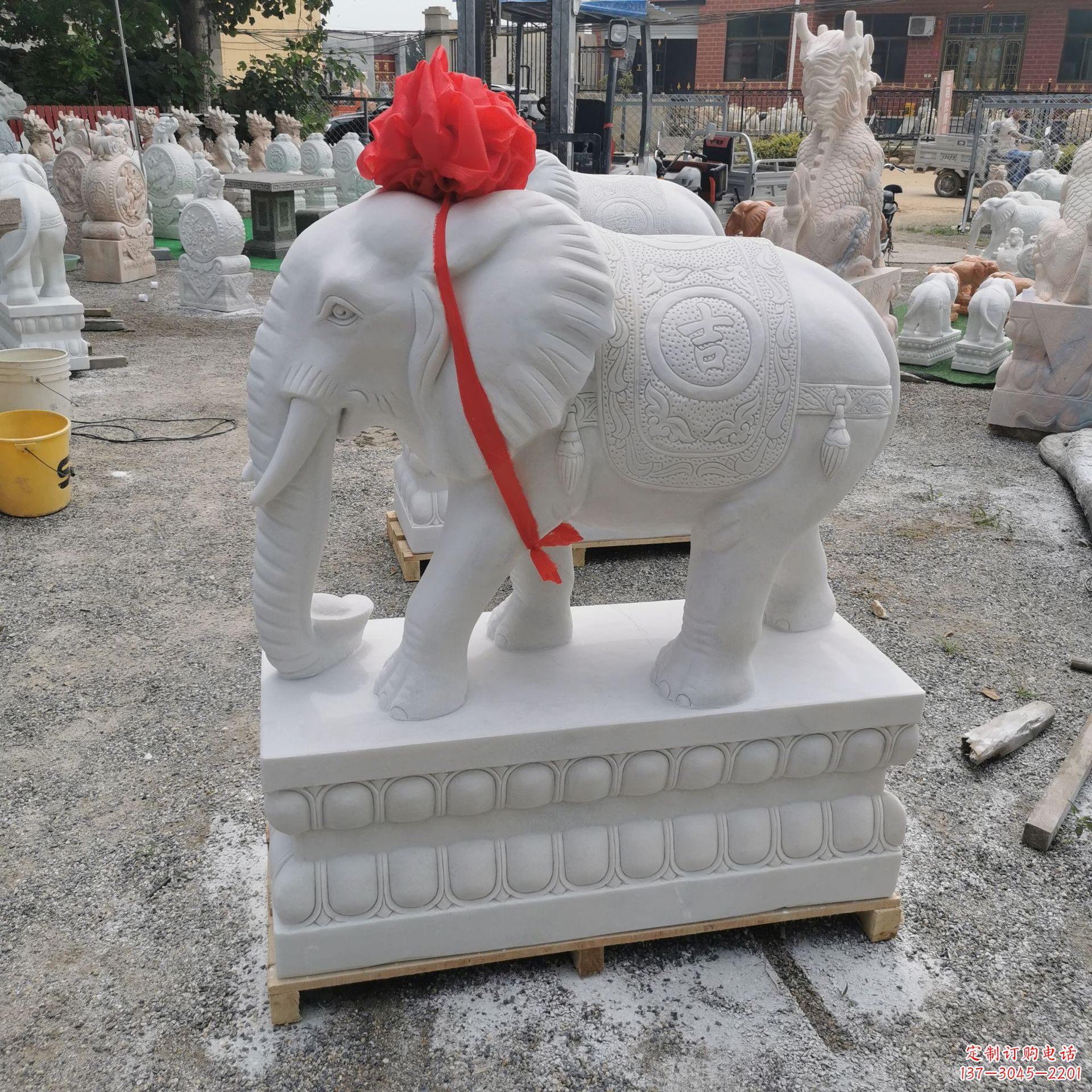 大象石雕卧姿