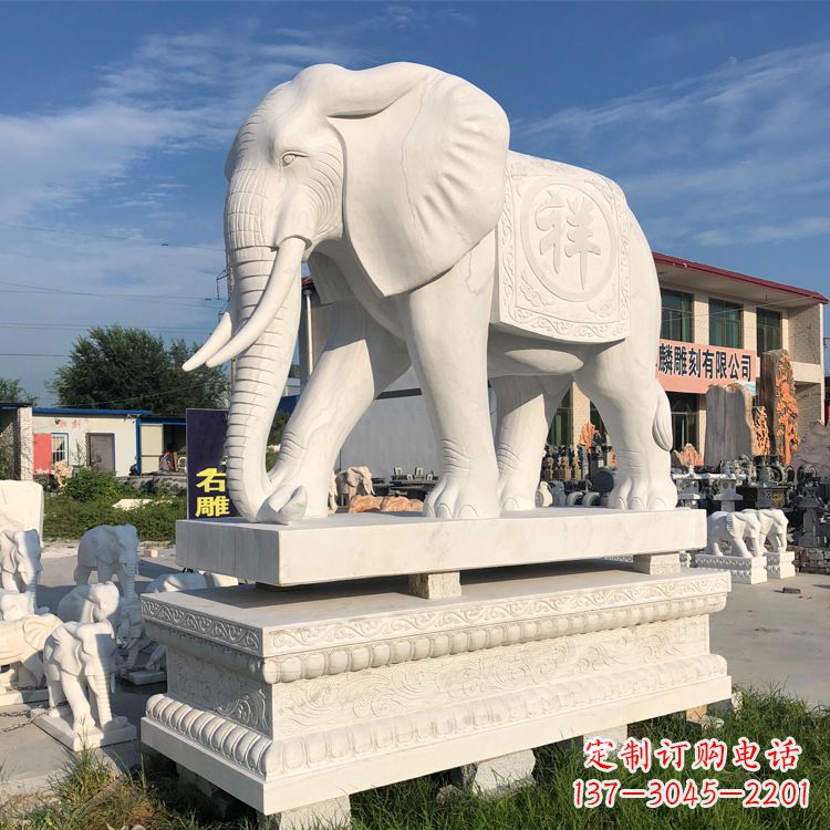 大象岩石雕塑
