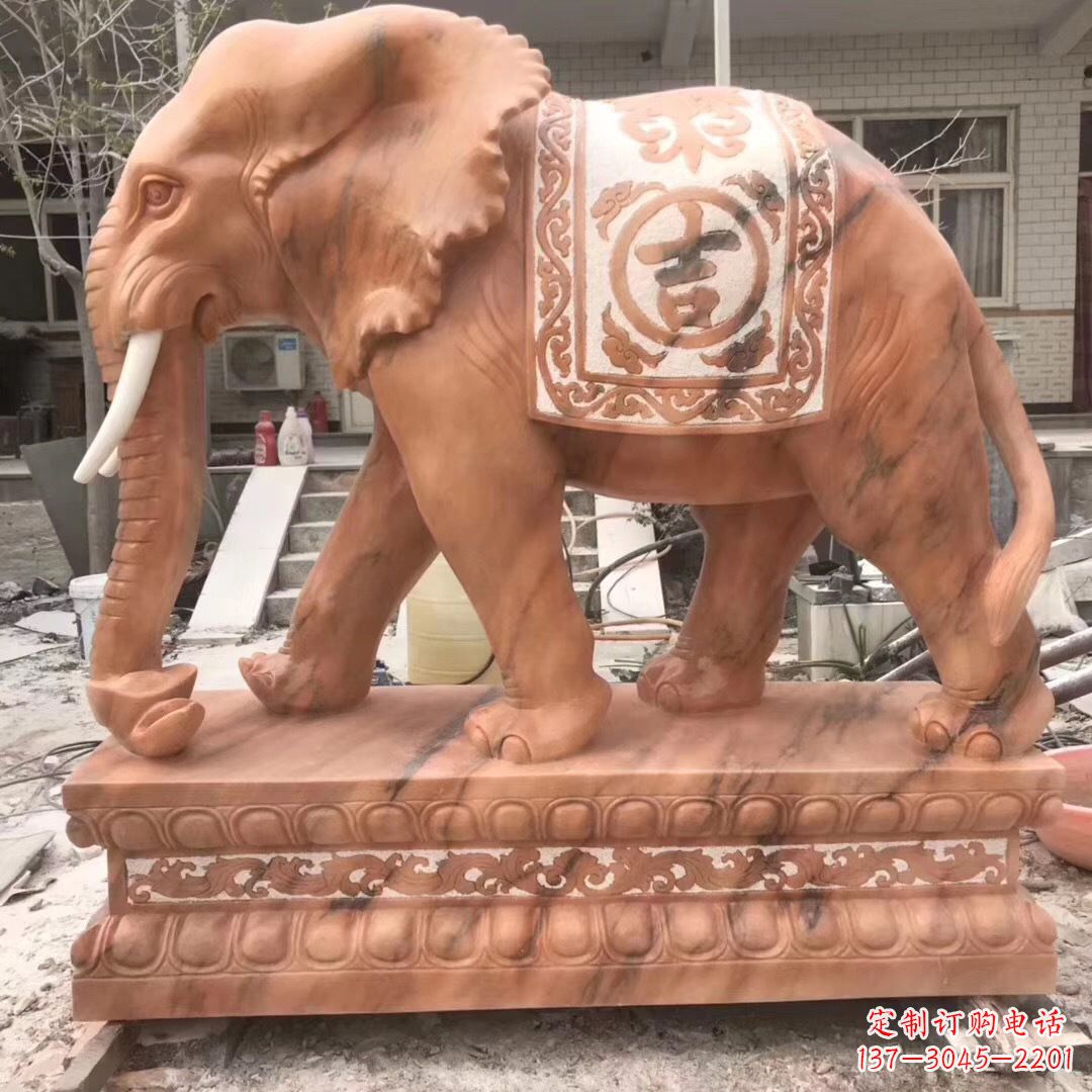 大象柱子石雕景区