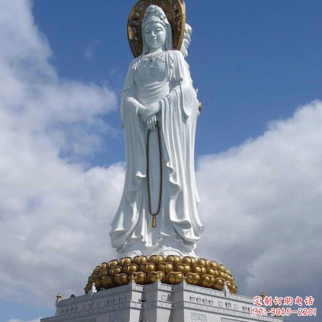 大型三面观音菩萨石雕