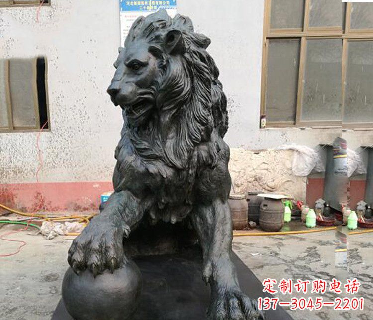 大型西方踩球狮子铜雕塑
