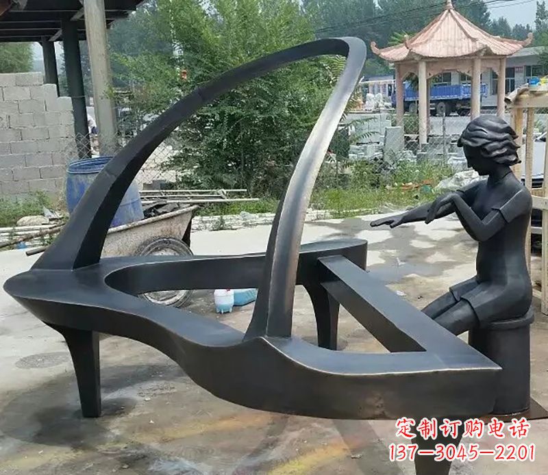钢琴/广场/抽象/铜雕-弹钢琴广场抽象铜雕 钢琴/广场/抽象/铜雕-弹钢琴广场抽象铜雕