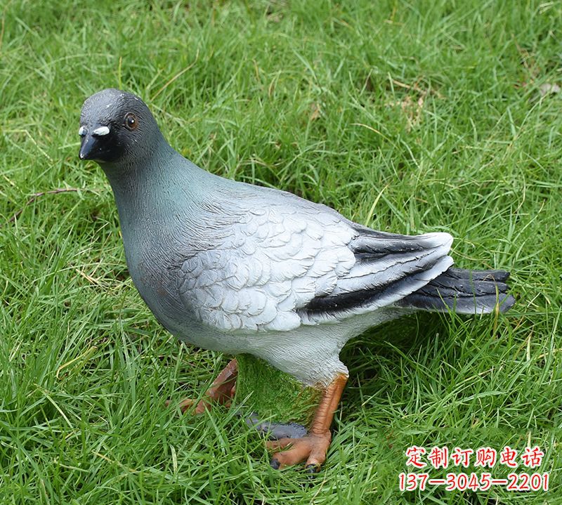 雕塑和平鸽少女