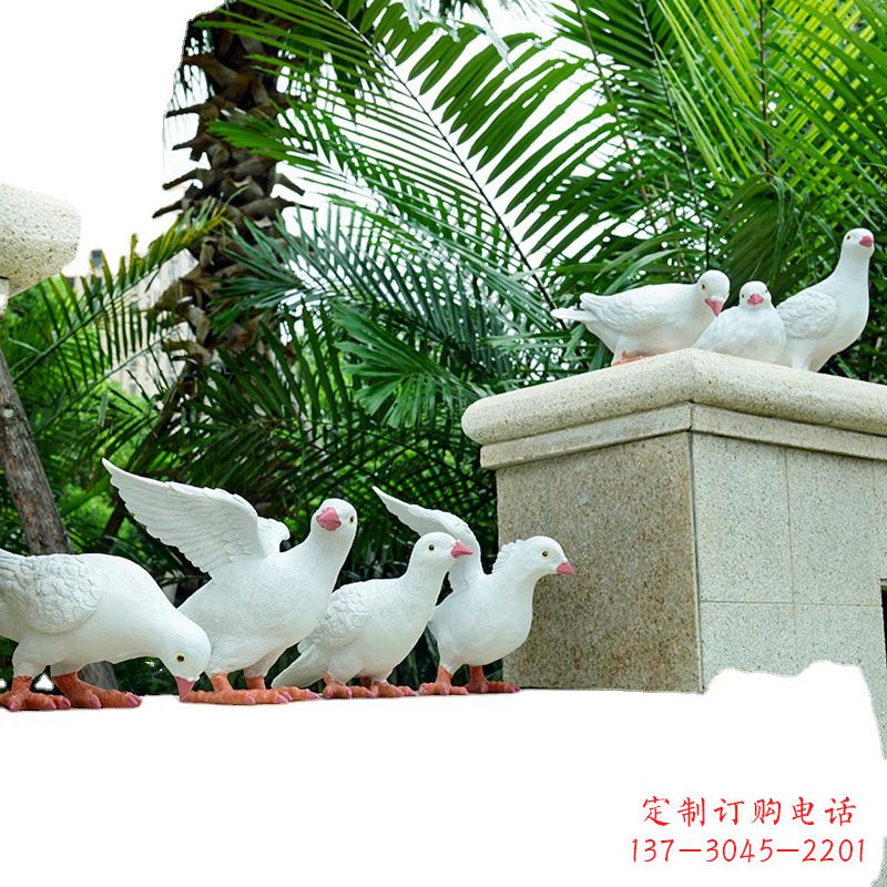 雕像上的鸽子