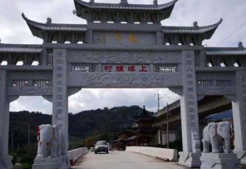 村庄牌坊雕塑——精美的传统艺术