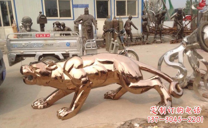 豹子雕塑 - 锻造/不锈钢/豹子 豹子雕塑 - 锻造/不锈钢/豹子