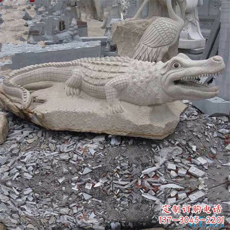 鳄鱼黄沙岩动物石雕精致装饰您的家 鳄鱼黄沙岩动物石雕精致装饰您的家