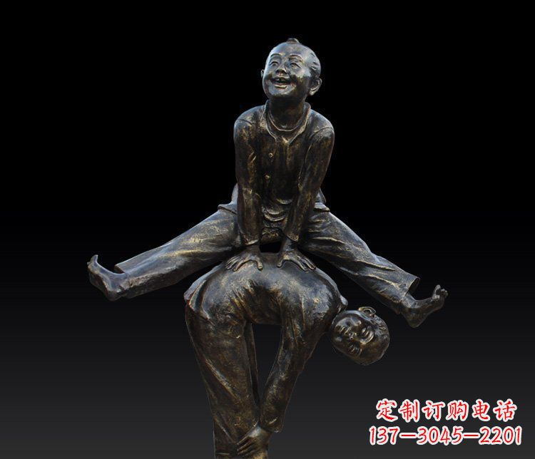 儿童友善的山羊雕塑 儿童友善的山羊雕塑