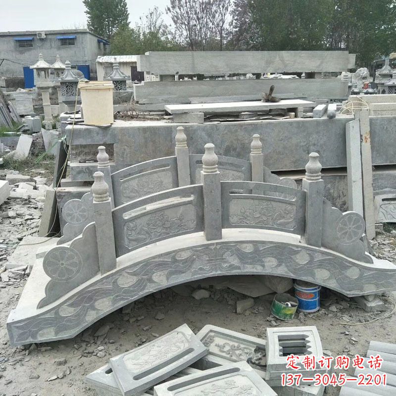 仿古石拱小桥