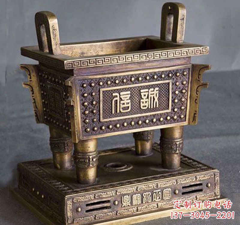 仿古铜鼎